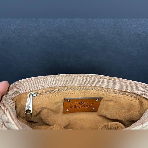 Patricia Nash Bonny Crossbody - Quilted
Stonewashed Denim - Picture 7 of 12